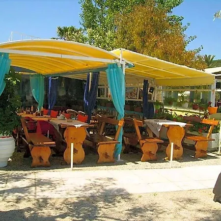 Aggelos Family Hotel